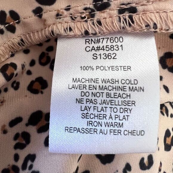 Saltwater Luxe tan and black leopard crop top with ruffle bottom v neck medium - Picture 7 of 10